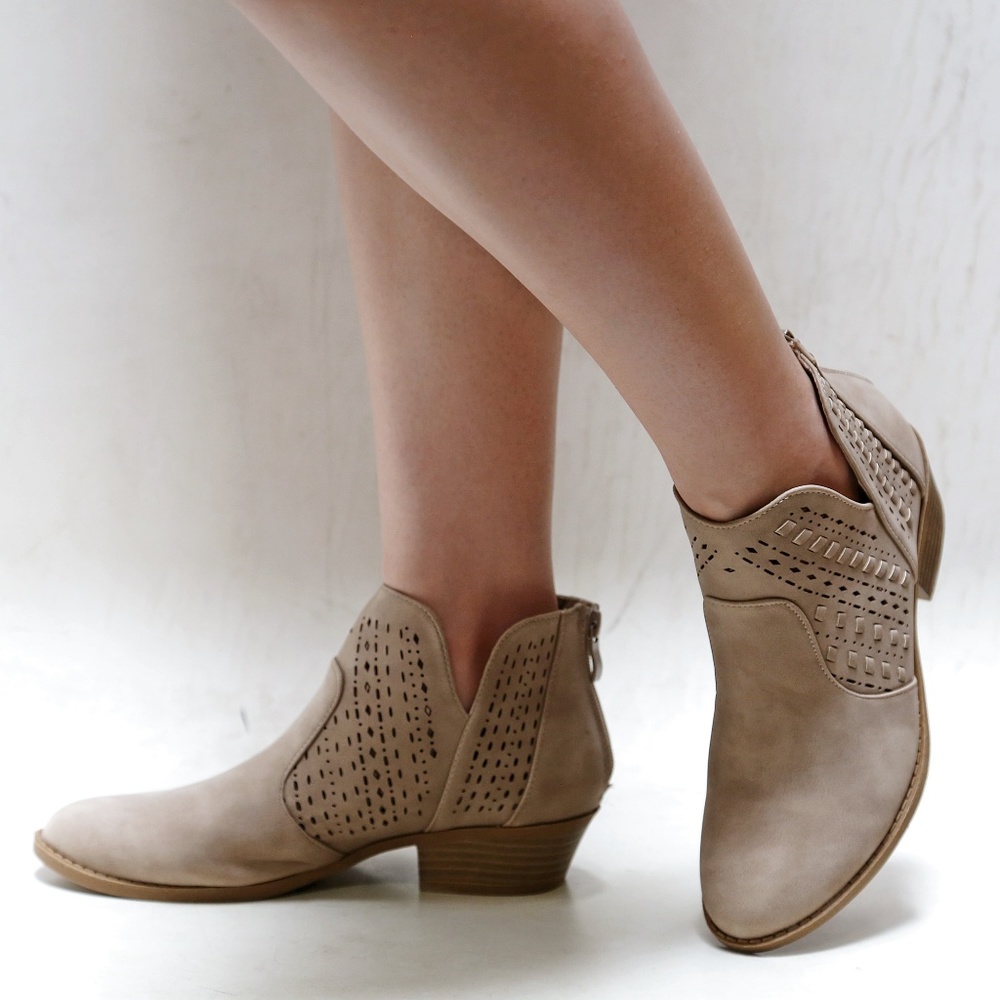 New Taupe V Cutout Ankle Booties Western Boots - Picture 4 of 4